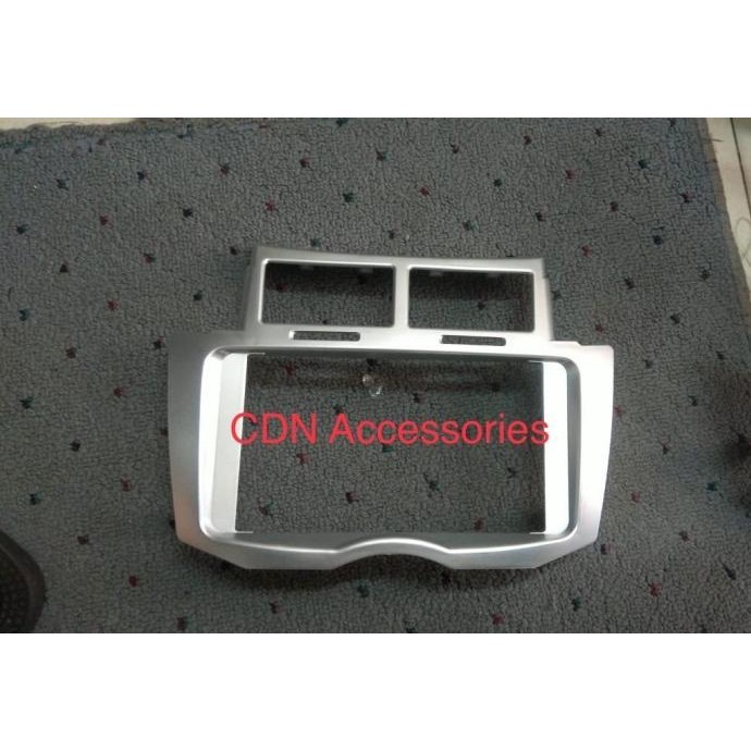 Panel Double Din Toyota Yaris 2008 - 2013 / Frame Audio Toyota Yaris