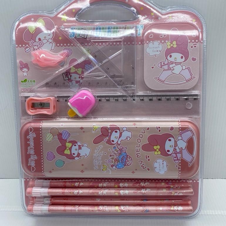 

Xct-2328 Kotak Pensil Anak Set 7 In 1 Stationery Untuk Hadiah / Alat Tulis Set Kotak Pensil Karakter Kuromi Melody Cinnamoroll Pompurin / Atk / Alat Tulis Anak Sekolah Sanrio Lucu / Stationary Aesthetic Diskon Gede
