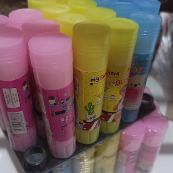 

Lem Kertas Warna Warni Isi 24 Pcs Per Pa