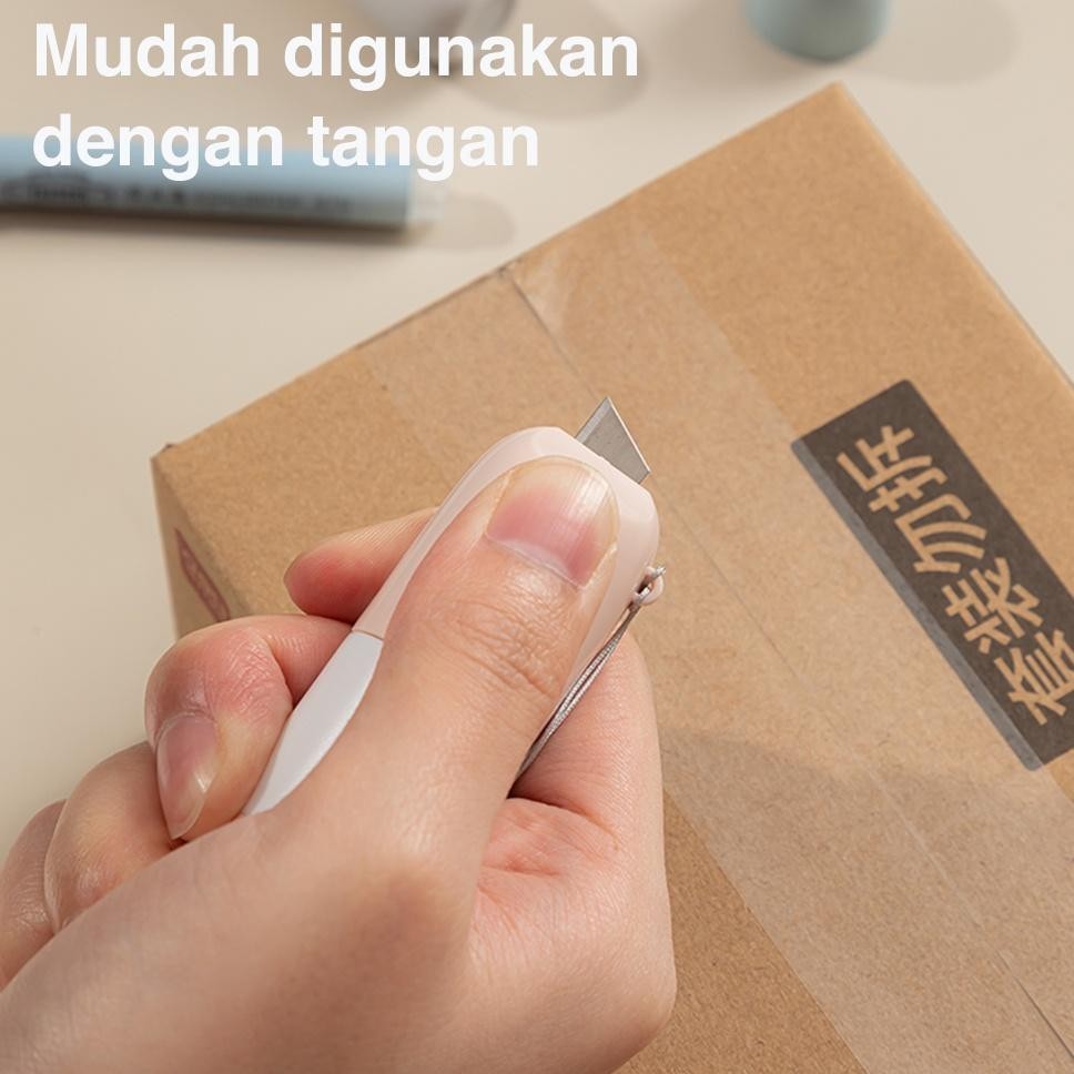 

Ori Deli Roller Stamp / Stempel Pelindung Data 2 In 1 Dengan Cutter / Penghapus Nama + Alamat Resi Jq12X
