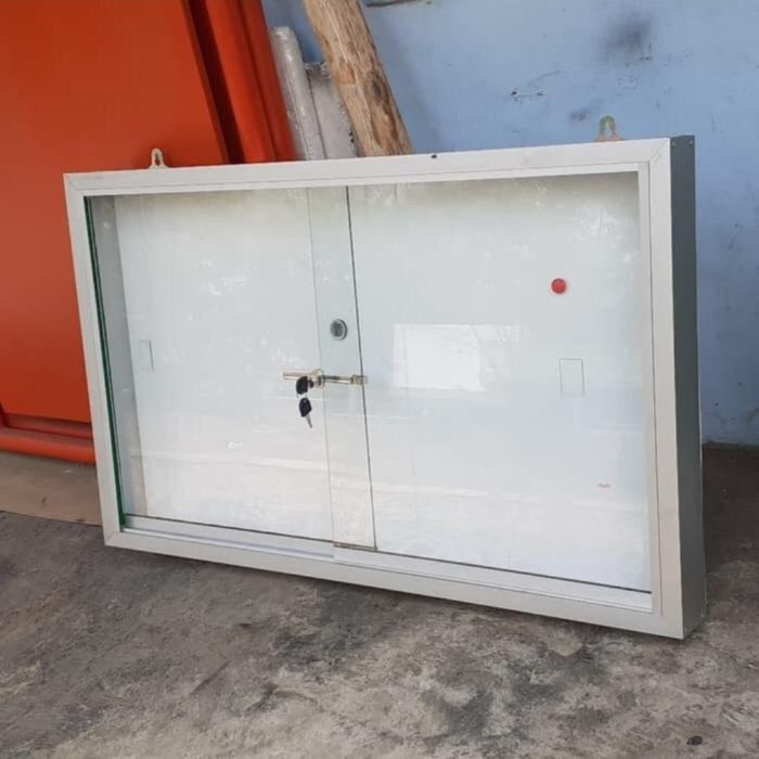 

mading kaca magnetic ukuran 100x145