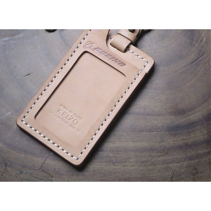 

Keizo Leather ID Card Holder Dua Sisi Name Tag Kulit Grafir Logo