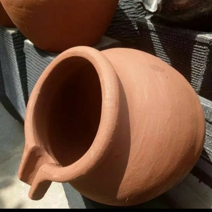 Han Kendi Pancuran Tanah Liat