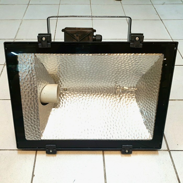 Produk Kap Lampu Sorot SON-T / HPIT 250W 400W Kosong