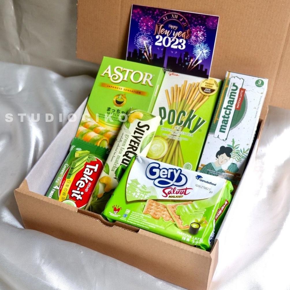 

er-23 Hampers Snack Box Matcha Greentea Hadiah Wisuda Sidang Ulang Tahun Pacar Gift Box Cowok Cewek Premium