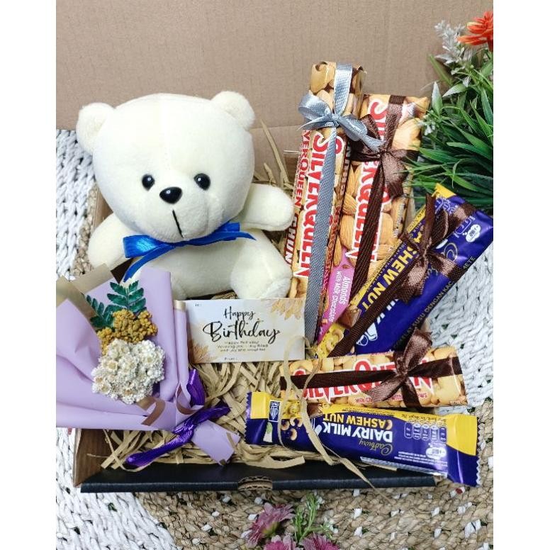 

Paling Laris! Hampers hadiah valentine kado ulang tahun coklat boneka mini bear Berkualitas