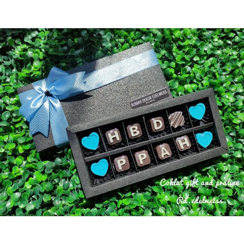 

jg-8 COKLAT GIFT AND PRALINE (1 BOX isi 12 biji) BISA REQUEST UCAPAN/COKLAT CUSTOM Berkualitas