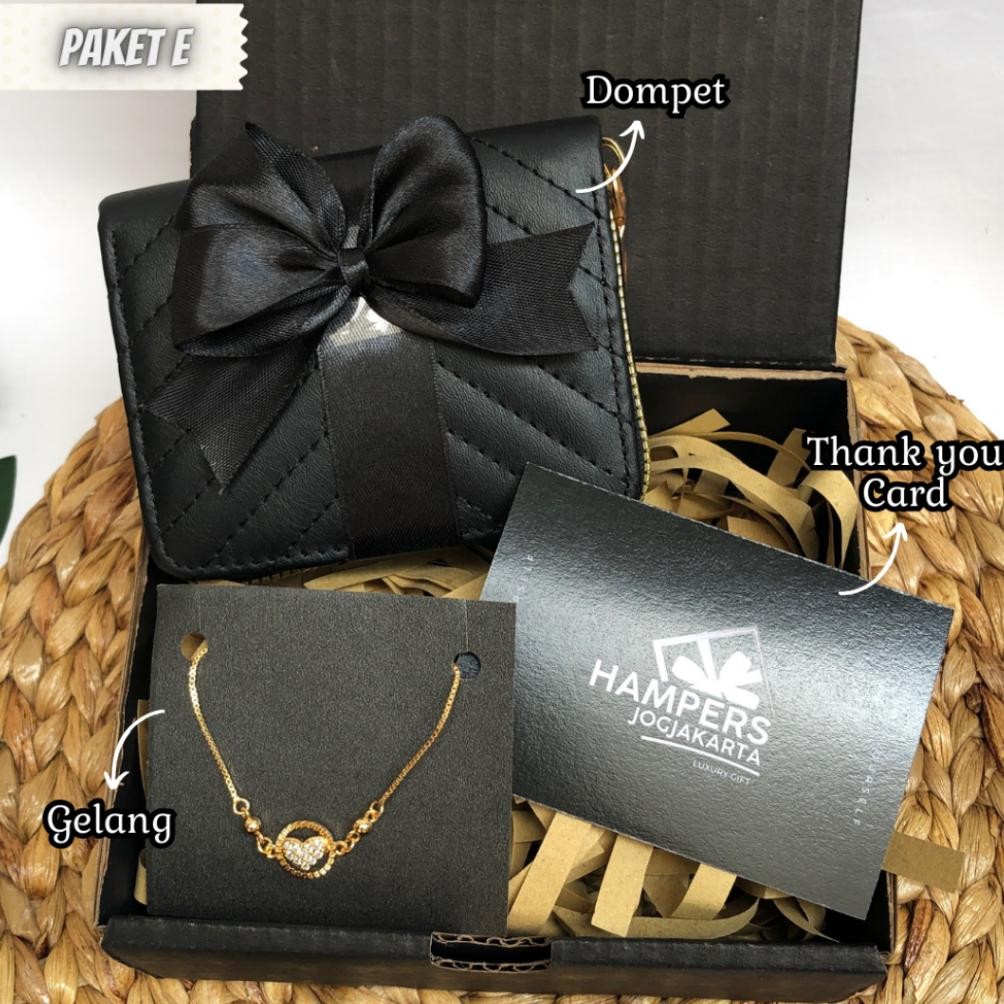 

Of14 HAMPERS KADO ULANG TAHUN CEWEK HADIAH BIRTHDAY ANNYVERSARY TAS WANITA JAM TANGAN BISA REQUEST UCAPAN Viral