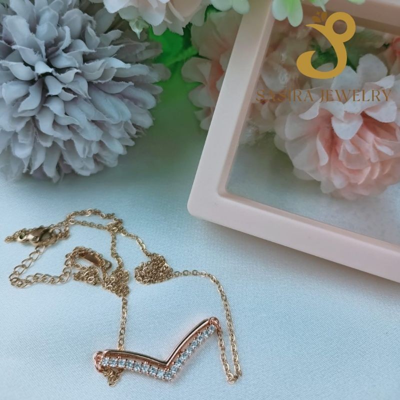 Sasira 31-32, Kalung Titanium Liontin Mahkota, kalung fuji untuk wanita