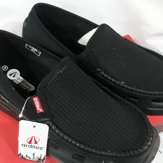 Sepatu Slip On Hitam Ardiles Slip On Karet Pria