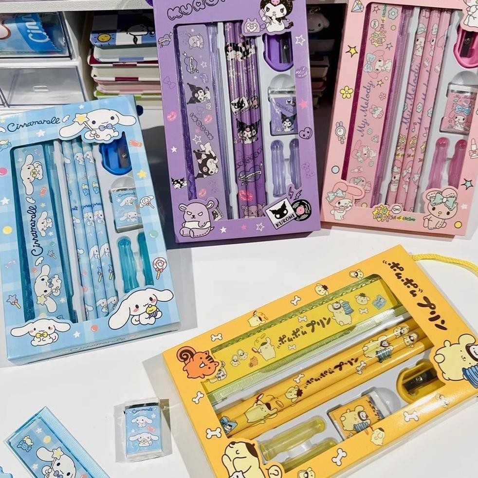 

IQR-914 Set Alat Tulis 5 in 1 Motif SANRIO / Pensil Set Perlengkapan Sekolah Lucu Motif Sanrio Berkualitas