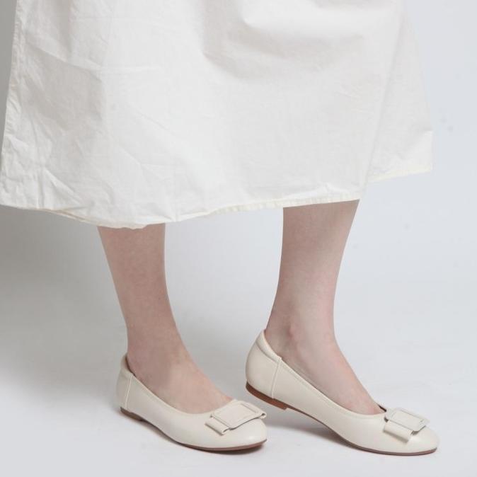 NCY SHOES LILAH FLAT SHOES WARNA PUTIH RAHMADIANM11