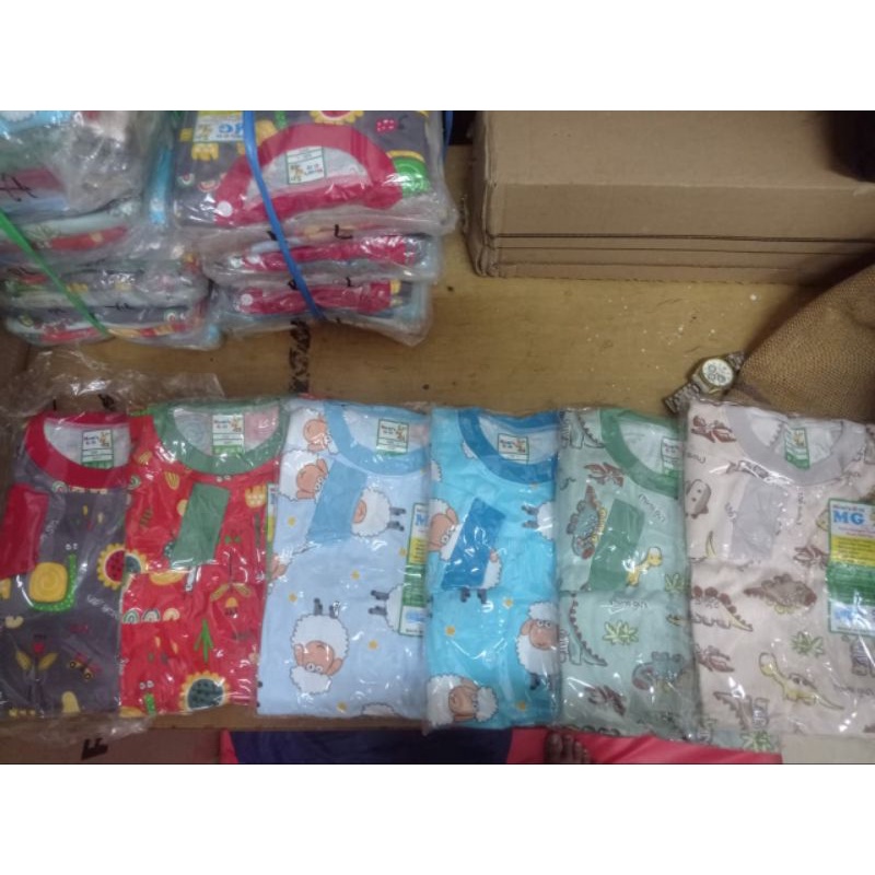 Baju setelan anak size L merk moms gift