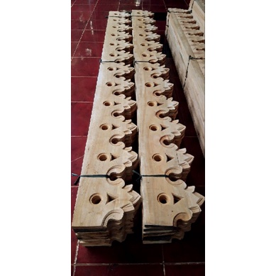 Lisplang ukir kayu mahoni ukuran lebar 25cm