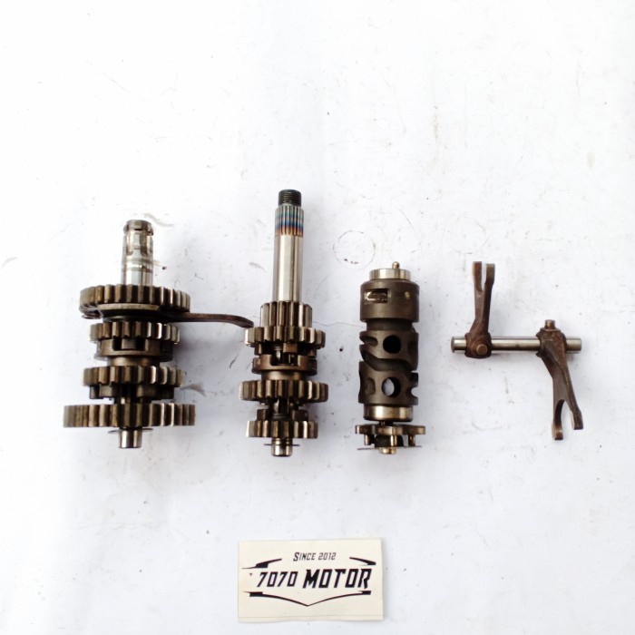 {Bekas} Gigi rasio Supra X 125 - Karisma. original . Girbox gear ratio Limited