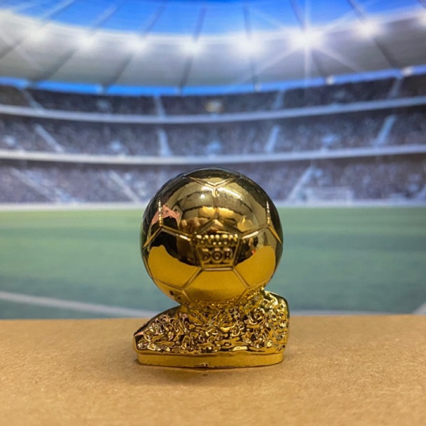 ｀ Bz Figure Miniatur Trofi Ballon d’Or ✻ ☯