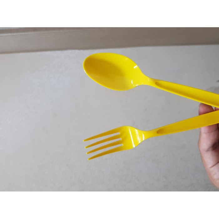 Sendok Makan Plastik / Garpu Makan Plastik Warna Merah