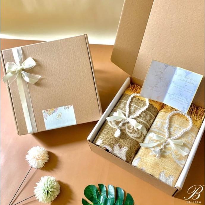 

TERMURAH - Hampers Kado Nikah Sajadah Couple/Hampers Sajadah Premium