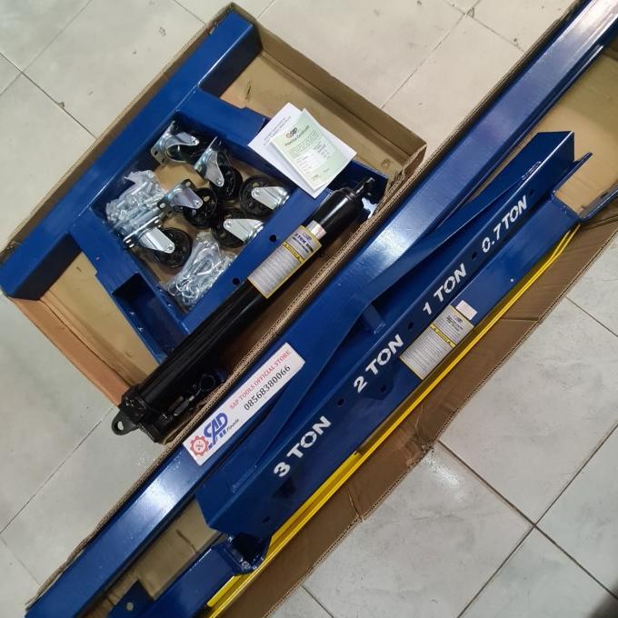 Shop Crane 3 Ton Engine Crane 3Ton Engine Crane 2000Kg