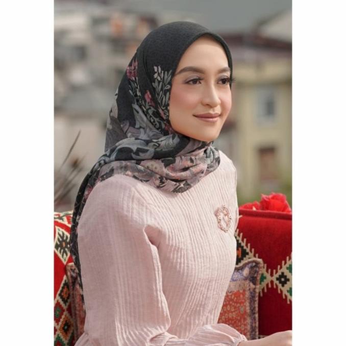 Sale BUTTONSCARVES THE TOPKAPI VOAL SQUARE - BLACK Termurah