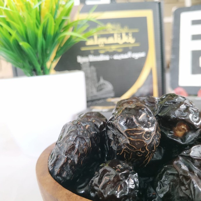 

Bettifer Kurma Ajwa/Kurma Nabi [ Jumbo ] 1Kg Premium