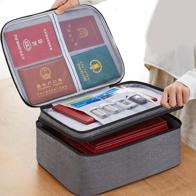 

Tas Tempat Penyimpanan File Dokumen Anti Air Travel Bag Storage Box