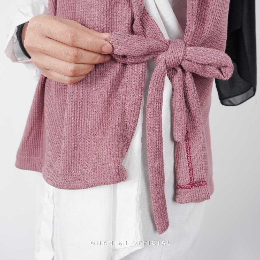 Cod Ghanimi - Kimmy Vest / Rompi Lengan Pendek Rajut / Vest Kekinian / Atasan Crop Tanpa Lengan / Ou