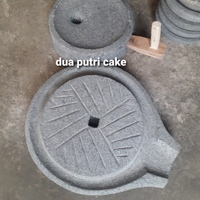 Gilingan Manual Untuk Kacang Kedelai Tebuat Dari Batu Pahatan %