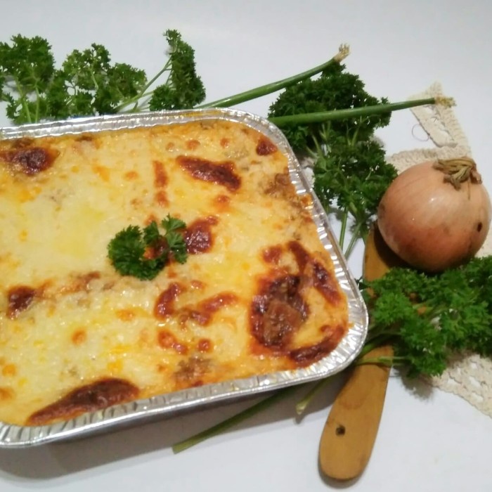 

BEEF LASAGNA CHEESE MELTED (FAMILY SIZE : 20 X 20 CM)