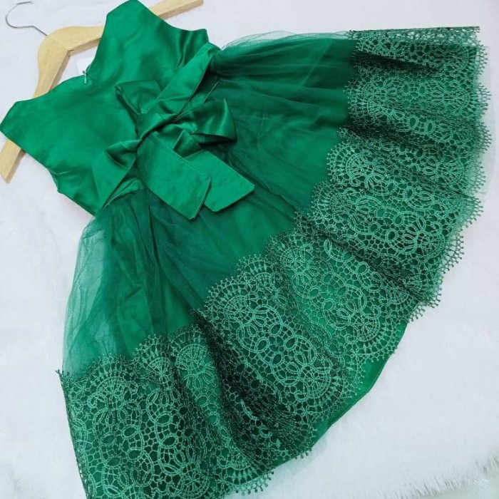 Dress Anak Import Warna Hijau Natal Umur 2 - 8 Tahun