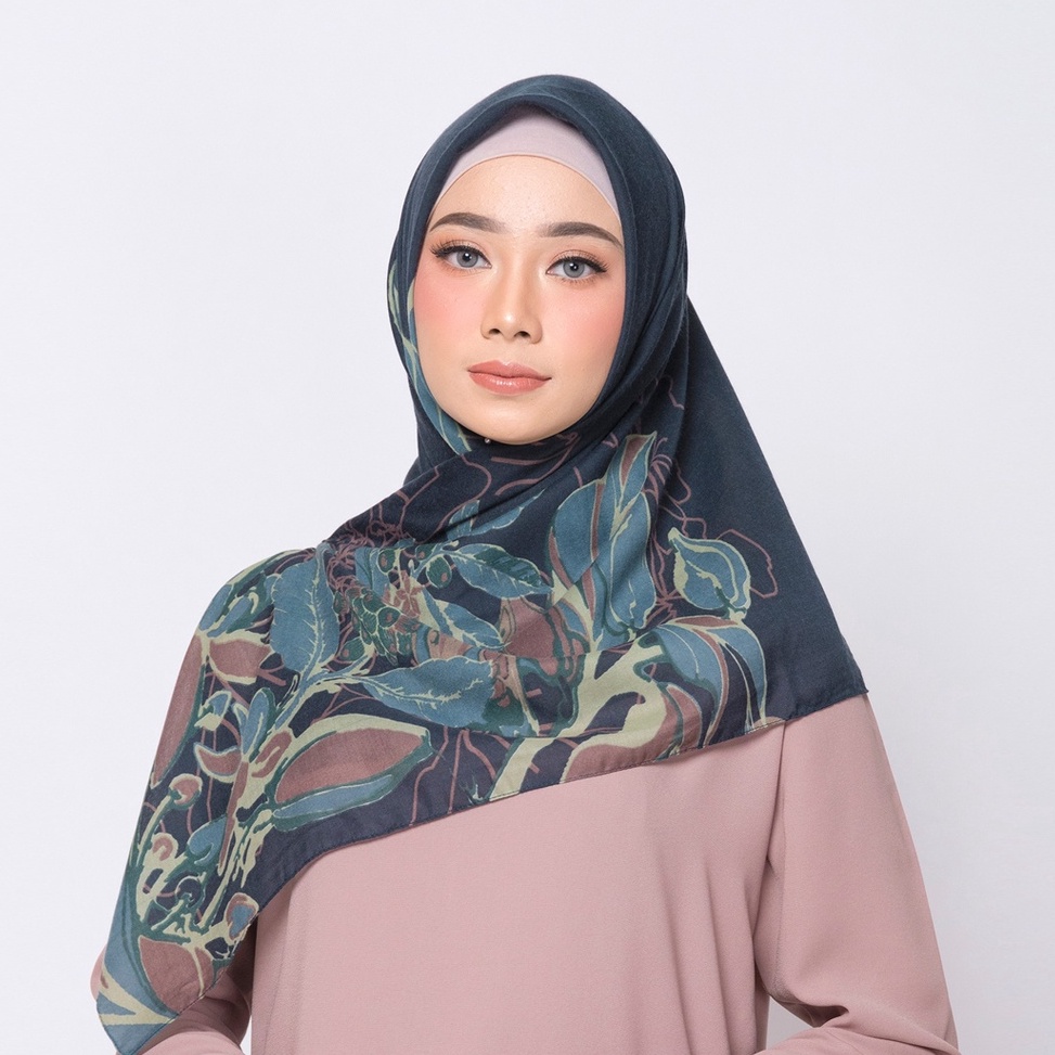 Harga Murah.. ZM Zaskia Mecca - Adonara Navy Scarf Kerudung Segi Empat