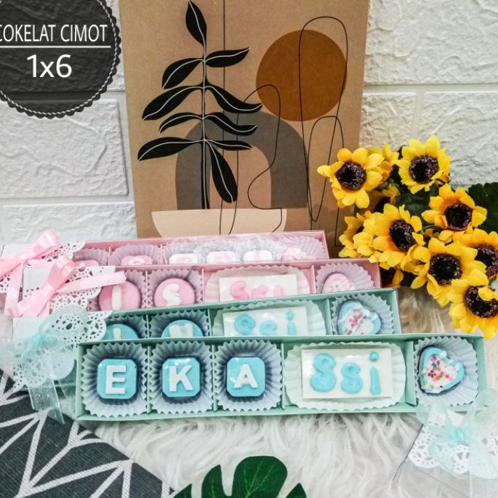 

Stok terbaru cokelat souvenir custom nama dan tulisan - Coklat souvenir isi 6pcs - coklat custom nama - Cokelat cimot Bandung 