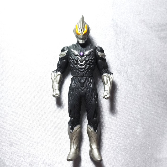 uhs ultraman belial atrocious action figure vinyl 11 cm bandai rare jatimulyan.seller
