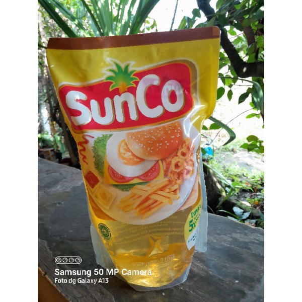 

Minyak goreng Sunco 2 liter