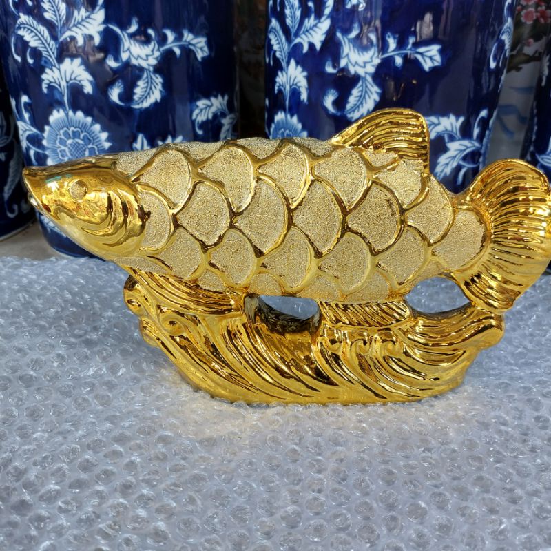 pajangan ikan arwana sedang murah meriah bahan keramik