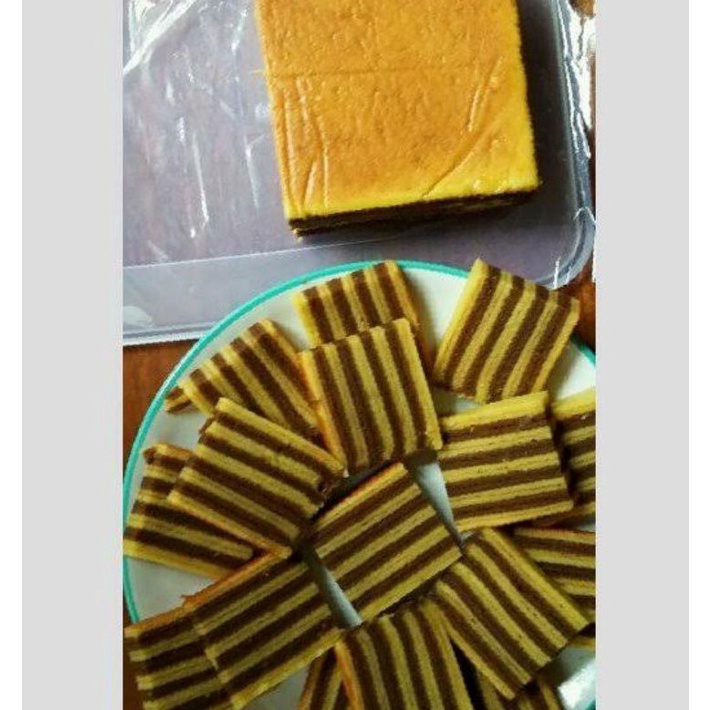 

NEW VARIAN lapis legit special cokelat melinda 800 gram fresh from oven