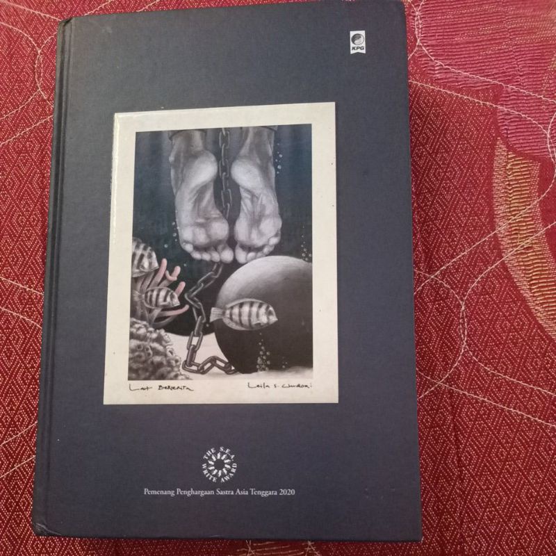 Preloved Hard Cover novel Laut Bercerita