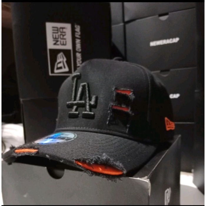 TOPI BASEBALL IMPOR LOGO LA MODEL SOBEK / TOPI PREMIUM