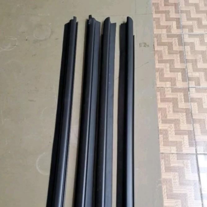 Karet Pelipit Kaca Pintu Mobil Nissan Datsun Go,Cross Komplit Set Ori