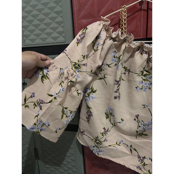 Atasan Blouse Sabrina Motif Bunga