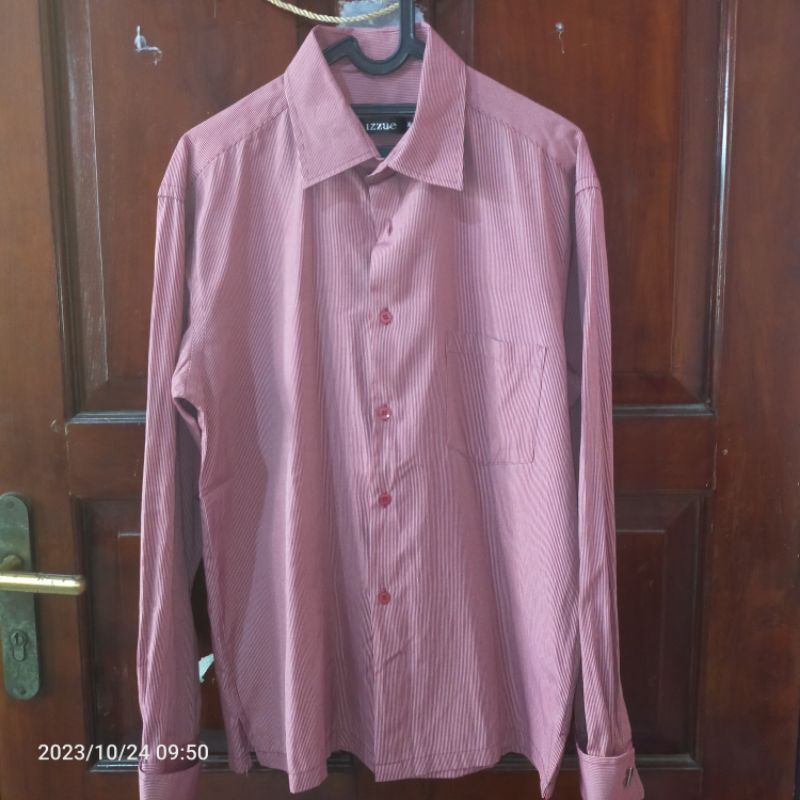 IZZUE - Preloved kemeja cowok lengan panjang