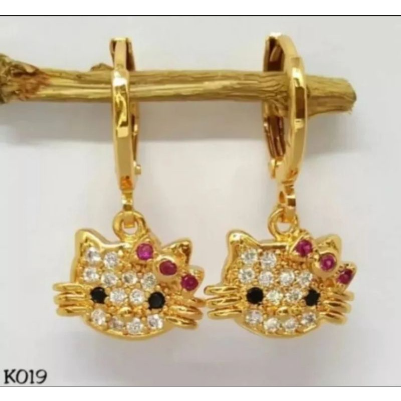 Anting anak motif hello Kitty titanium gold anti karat