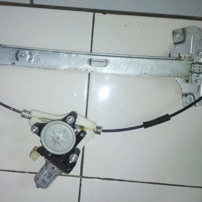 regulator power window belakang kanan kia all new rio kuwaru.seller