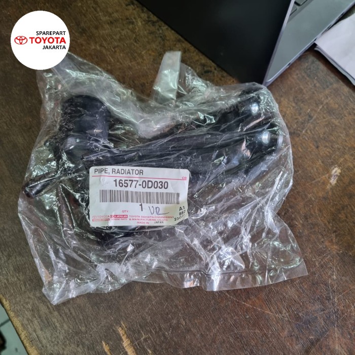 Pipa radiator corolla altis 2001-2013