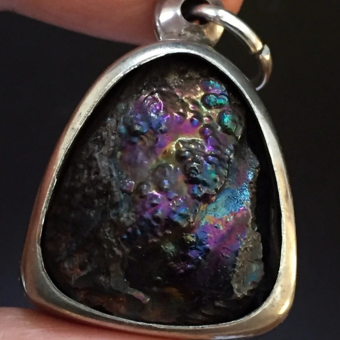 ✨Sale Leklai Pendant Umklum Iridescent Rainbow Hematite Stone Natural Diskon