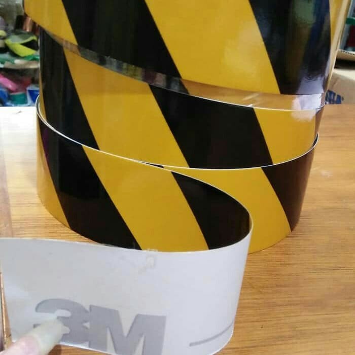 

✨Sale 3M Stiker Warning Hazard 610 Kuning/ Hitam 2 In X 45 Mtr Bisa Gojek