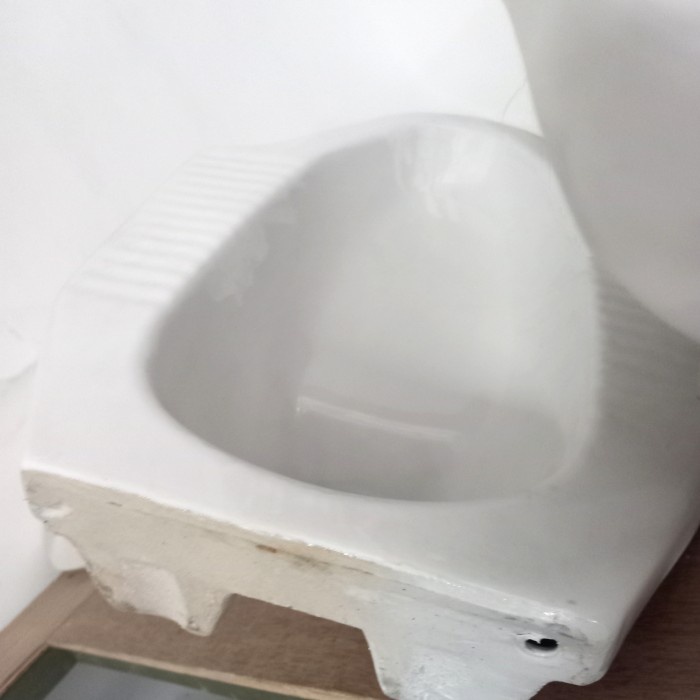 Promo Kloset Jongkok Lantai 2 / Kloset Jongkok Corong Murah