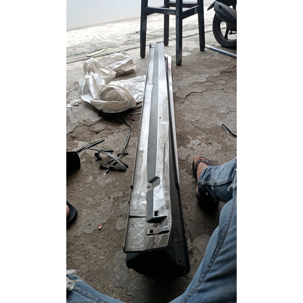 Cover trisplang sidekirt bodykit samping kiri Mitsubishi xpander ultimate 2022 original