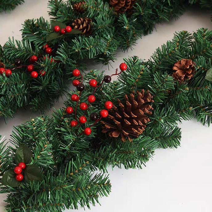 

Daun Lingkar Natal Pinus Cherry Dekor Garland Kawat Christmas Wreath Stok Terbatas