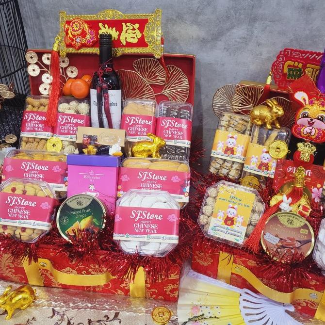 

Terlarisss - Paket Dekorasi Hampers Imlek Parcel Hadiah Kue Kering 014 - Langsung Kirim